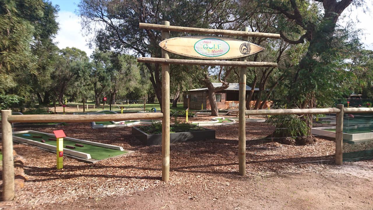 Gracetown Caravan Park Екстер'єр фото